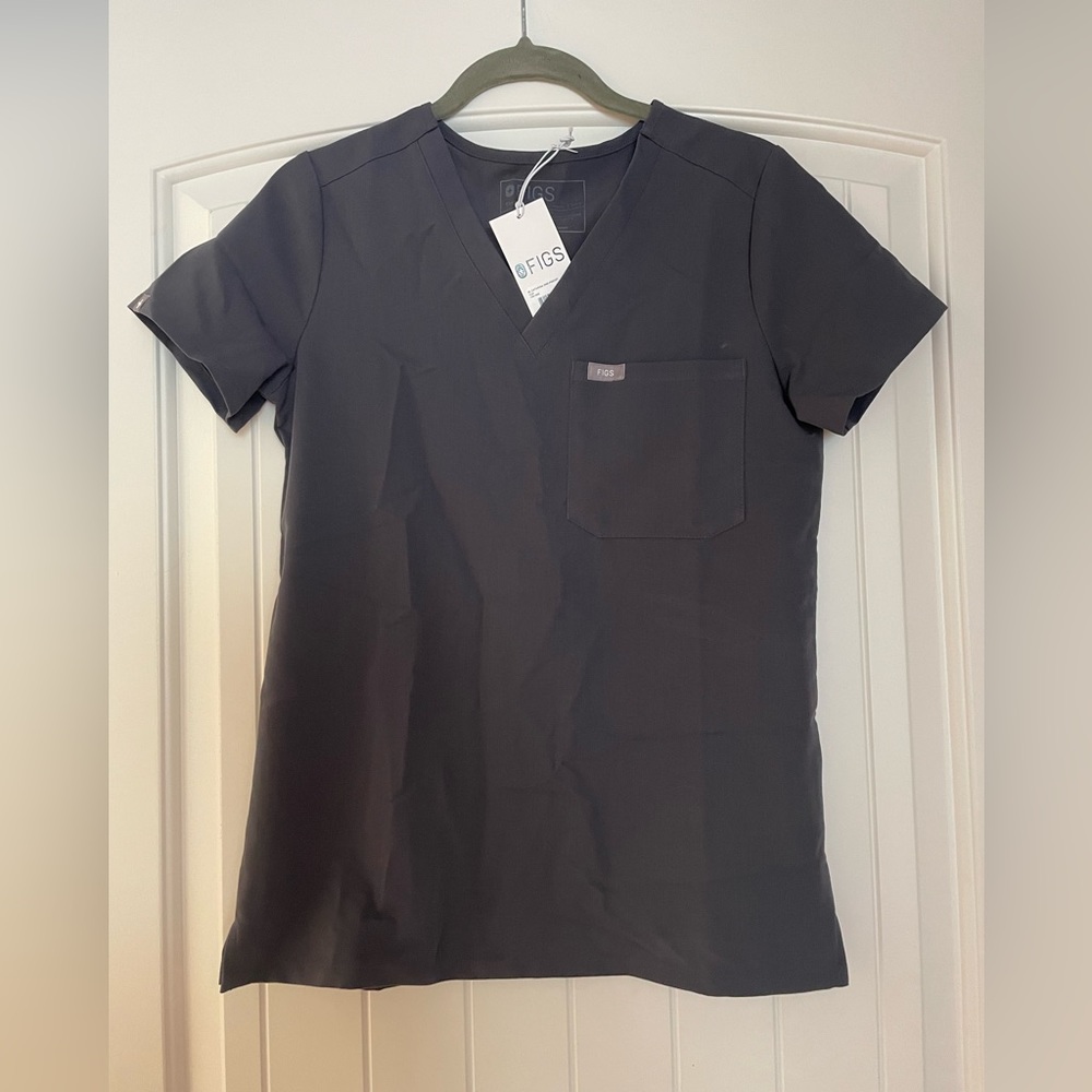 Figs scrub top